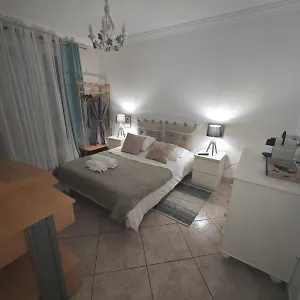 Chambre Dans Villa Avec Sdb Wc Et Piscine Privee Séjour chez l'habitant Champagne-au-Mont-d'Or